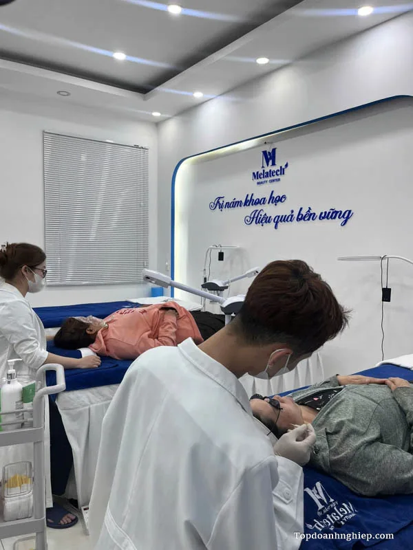 Không gian sạch sẽ, chuẩn y khoa tại phòng dịch vụ của Medlatec Beauty.