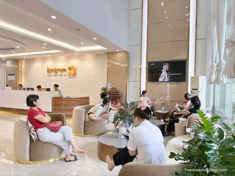 ẢNh phònh chờ khách hàng mới mẻ, hiện đại sạch sẽ của thẩm mỹ kangnam
