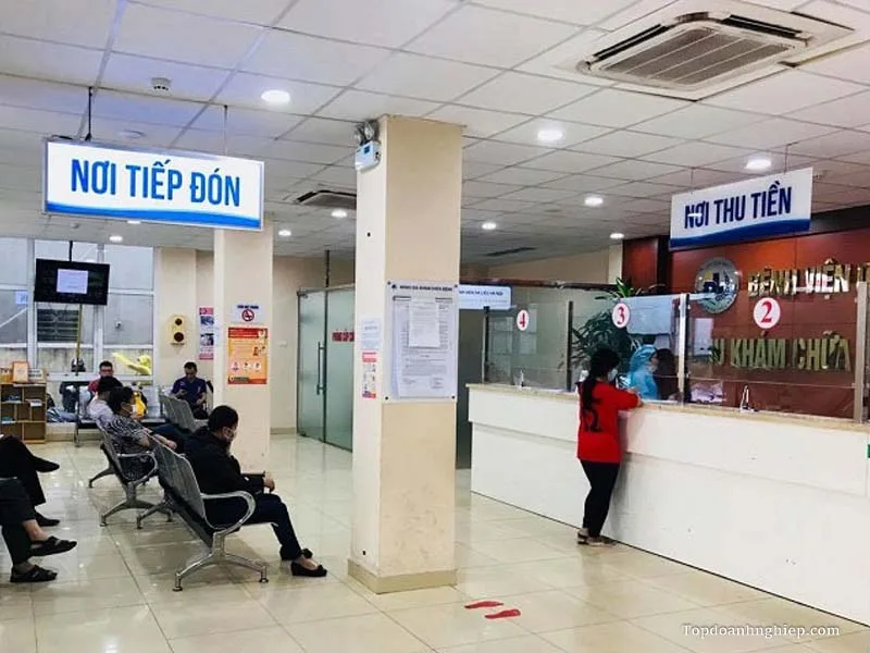 Bảng hiệu và khu vực tiếp đón bệnh nhân tại khoa Laser của bệnh viện