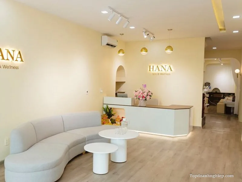 Không gian đón tiếp sang trọng và chuyên nghiệp tại Hana Spa, địa chỉ triệt lông mày uy tín.