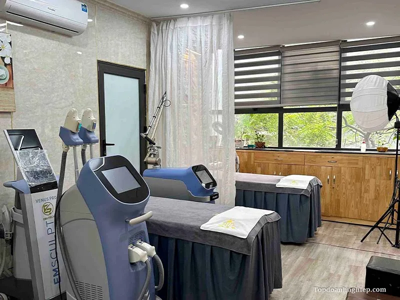 Modern equipment at the best age spot treatment clinic in Hanoi