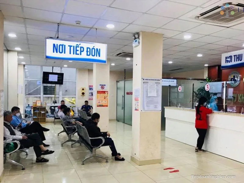 Reception desk and waiting area at best freckle removal clinic in Hanoi