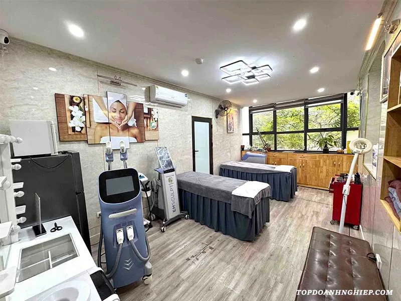 Modern spa room for spider vein treatment near me in Hanoi